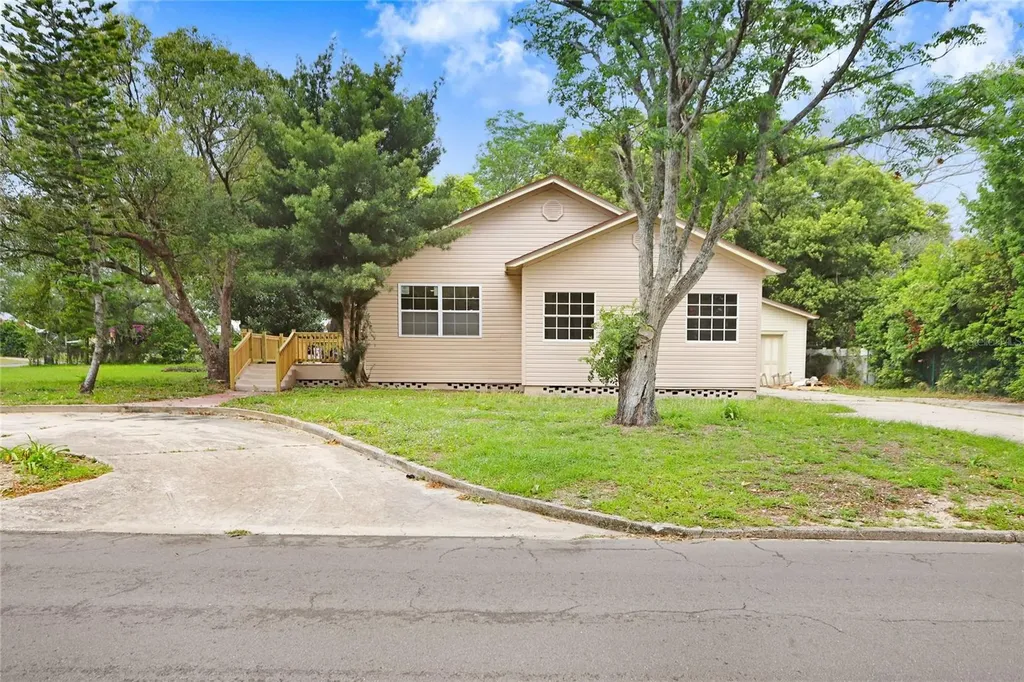 310 S Delaney Avenue Avon Park FL 33825