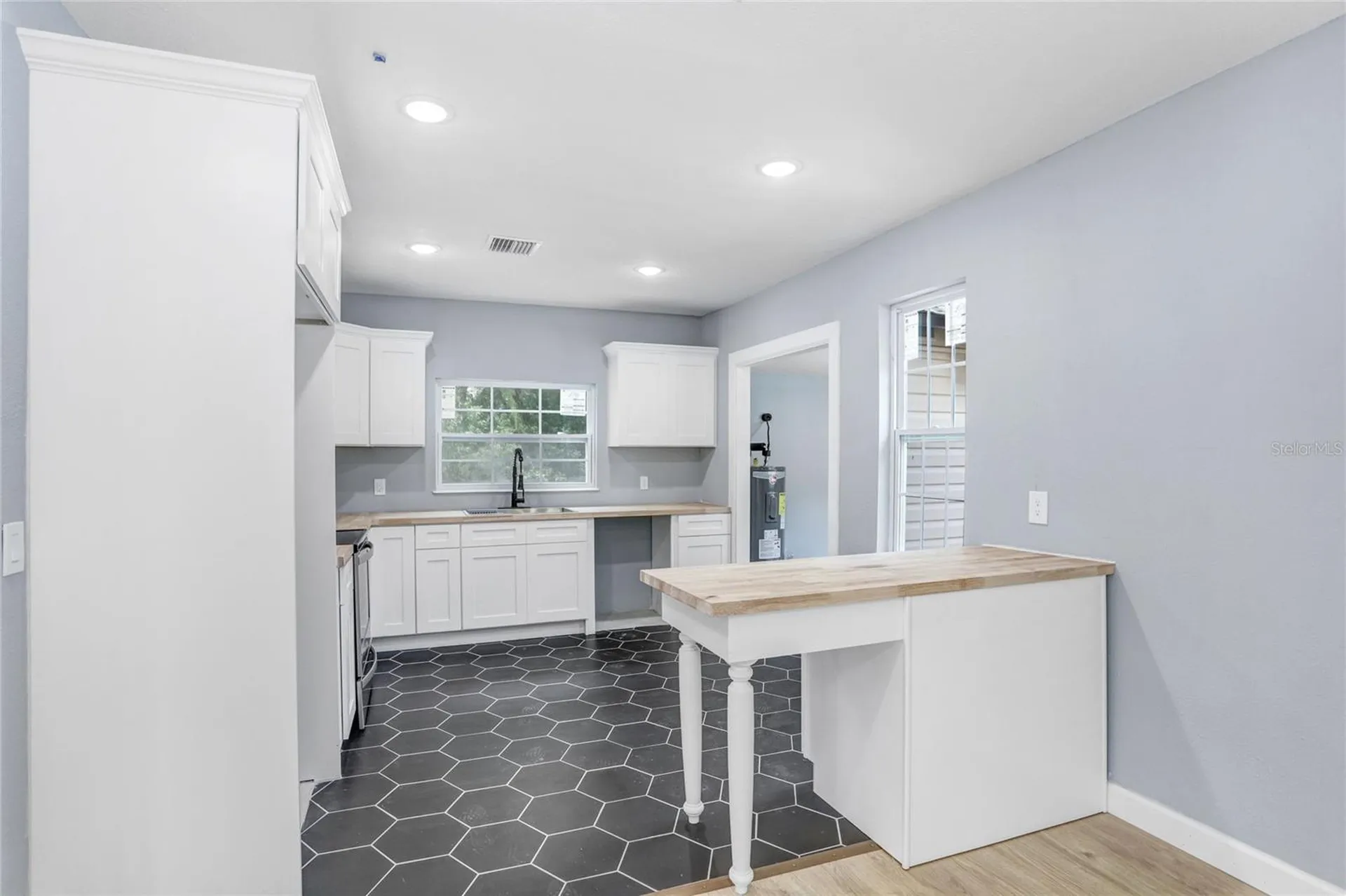 310 S Delaney Avenue Avon Park FL 33825