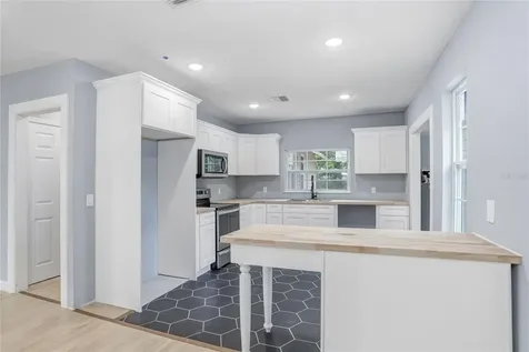 310 S Delaney Avenue Avon Park FL 33825