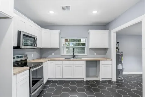 310 S Delaney Avenue Avon Park FL 33825