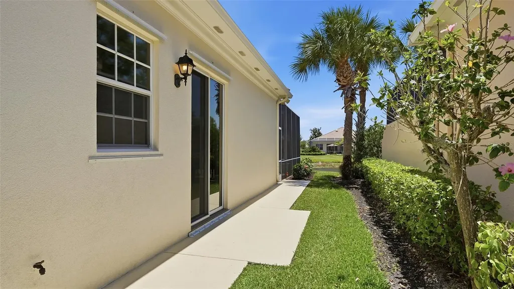 5614 Octonia Place Sarasota FL 34238