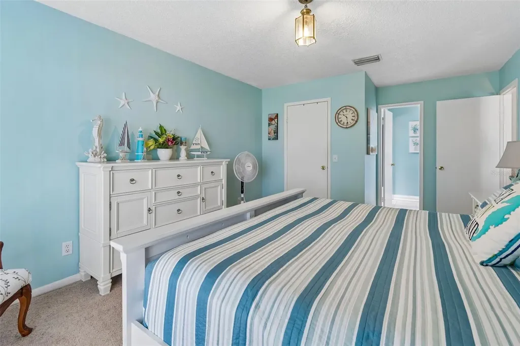 9702 Little Pond Way Tampa FL 33647