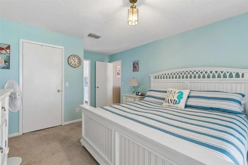 9702 Little Pond Way Tampa FL 33647