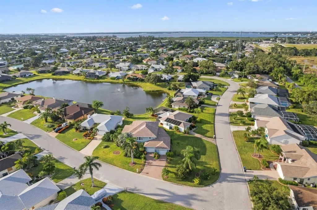 8607 51st Avenue W Bradenton FL 34210