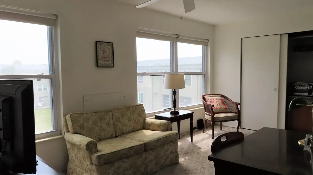 2457 Ecuadorian Way Clearwater FL 33763