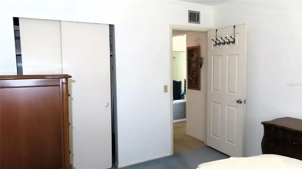 2457 Ecuadorian Way Clearwater FL 33763