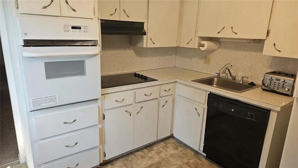 2457 Ecuadorian Way Clearwater FL 33763