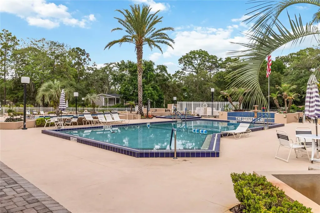 518 W Plantation Boulevard Lake Mary FL 32746