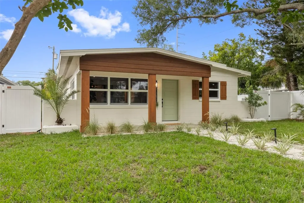 7042 Dartmouth Avenue N St Petersburg FL 33710