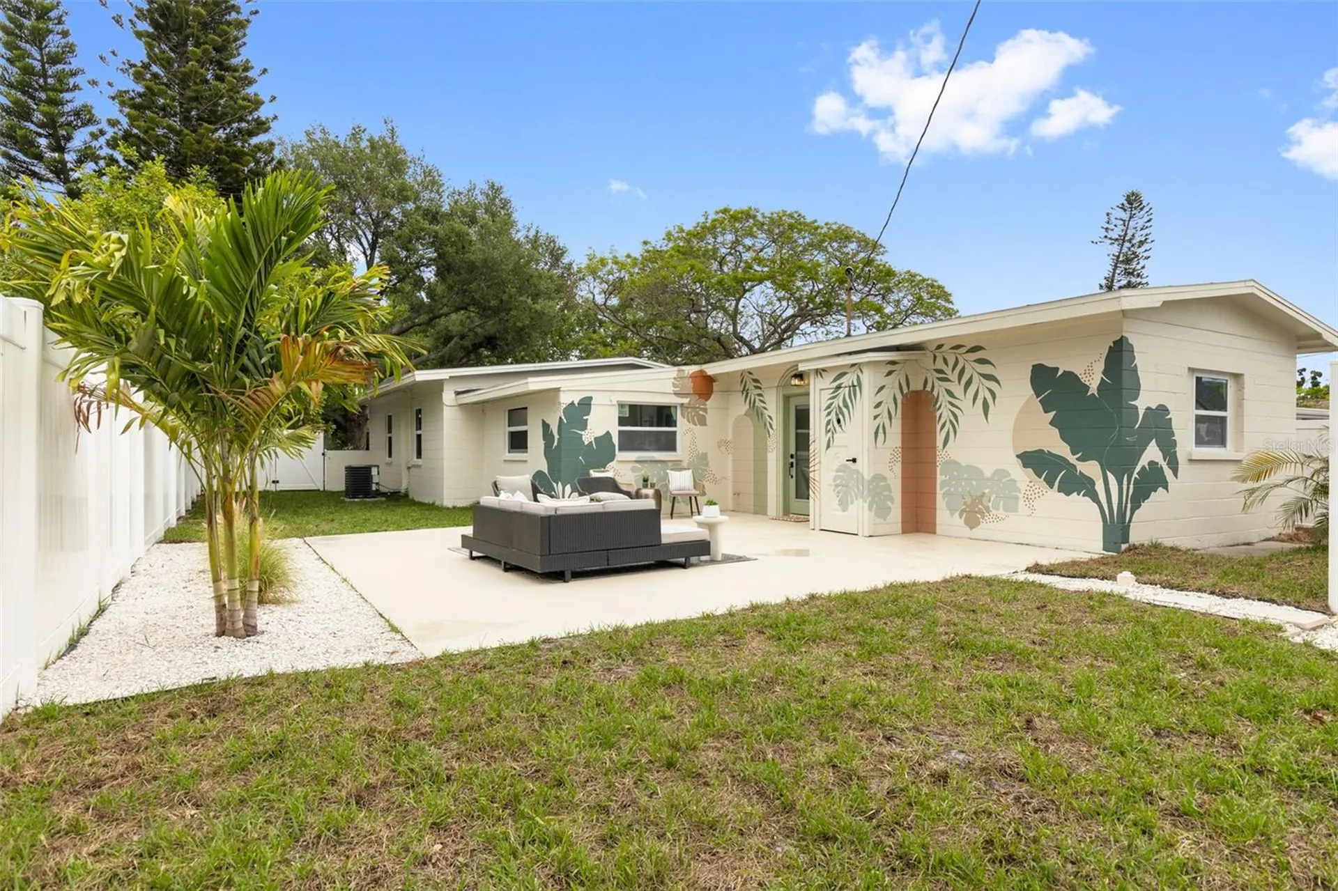 7042 Dartmouth Avenue N St Petersburg FL 33710