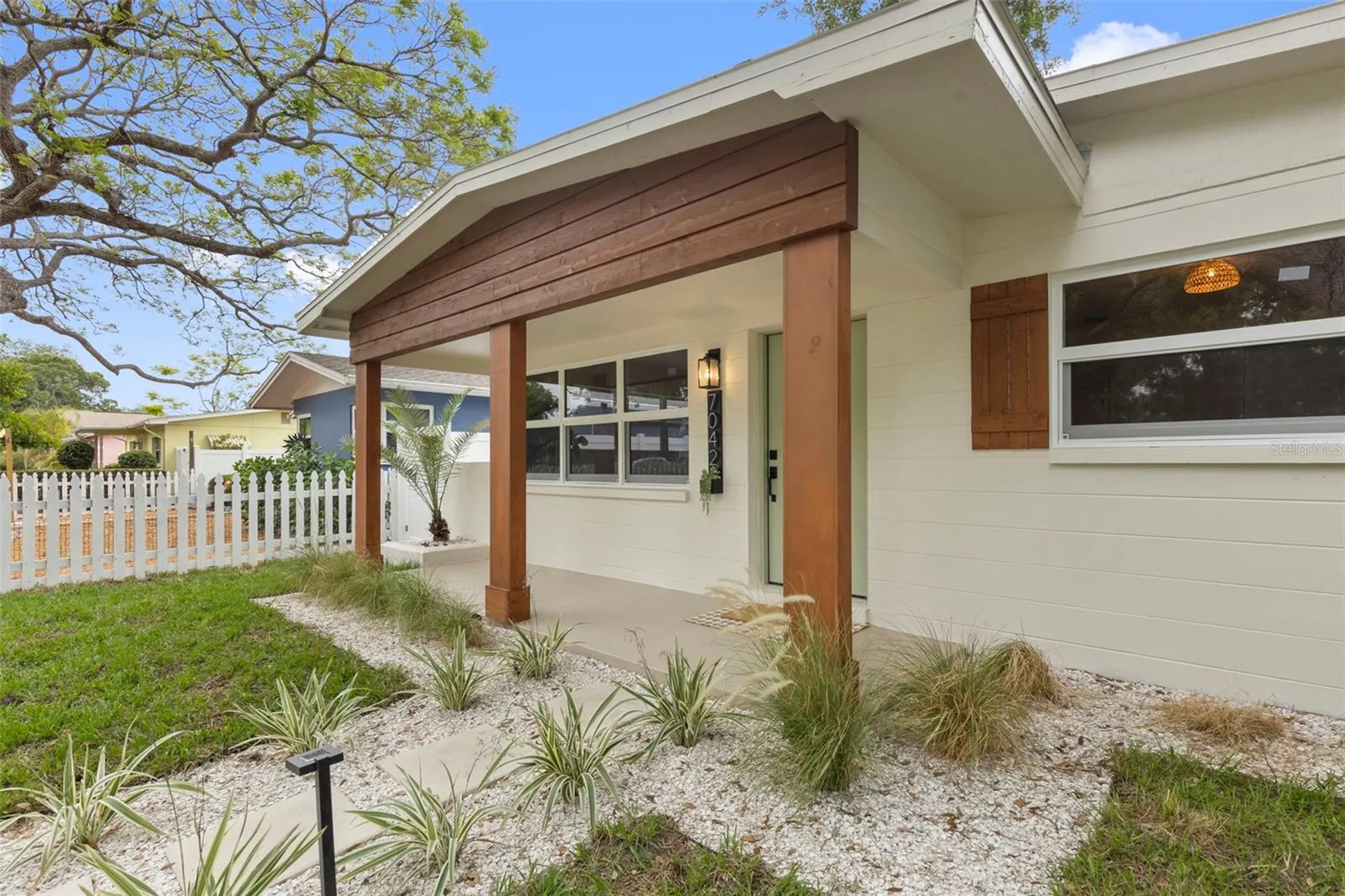 7042 Dartmouth Avenue N St Petersburg FL 33710