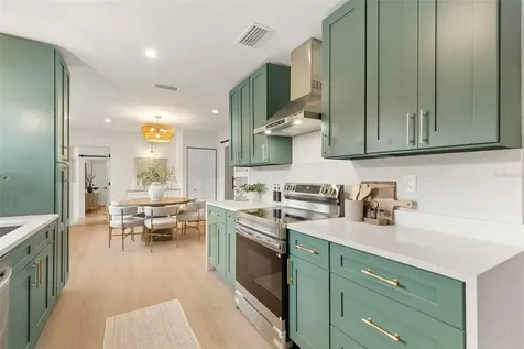 7042 Dartmouth Avenue N St Petersburg FL 33710