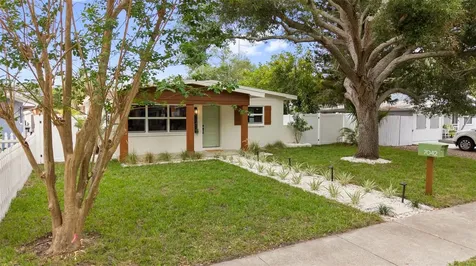 7042 Dartmouth Avenue N St Petersburg FL 33710