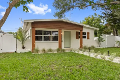 7042 Dartmouth Avenue N St Petersburg FL 33710