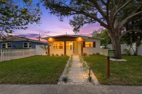 7042 Dartmouth Avenue N St Petersburg FL 33710
