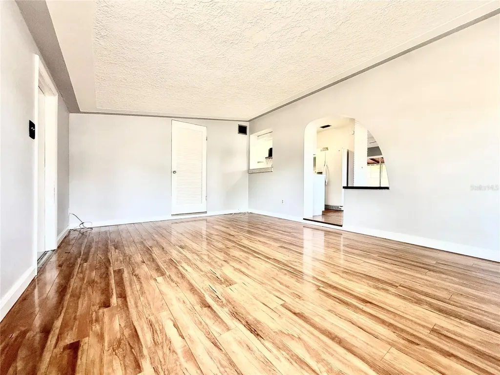 10862 Village Green Avenue Seminole FL 33772