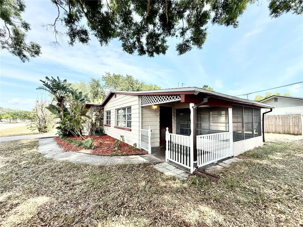 10862 Village Green Avenue Seminole FL 33772