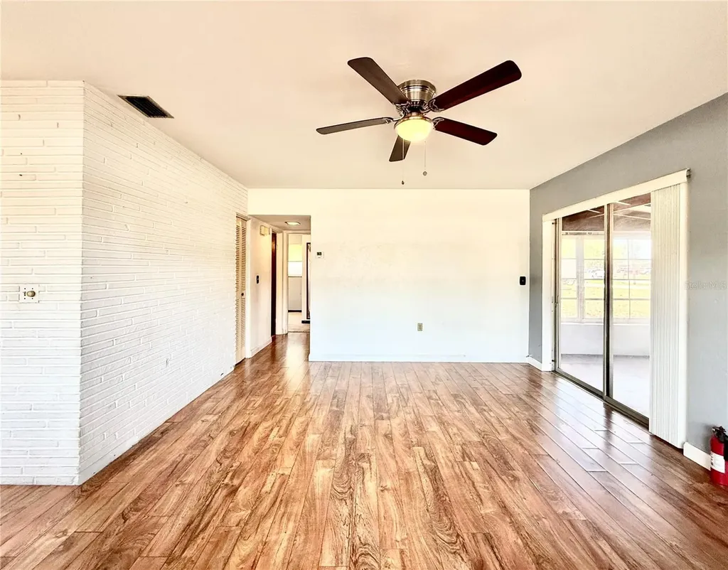 10862 Village Green Avenue Seminole FL 33772