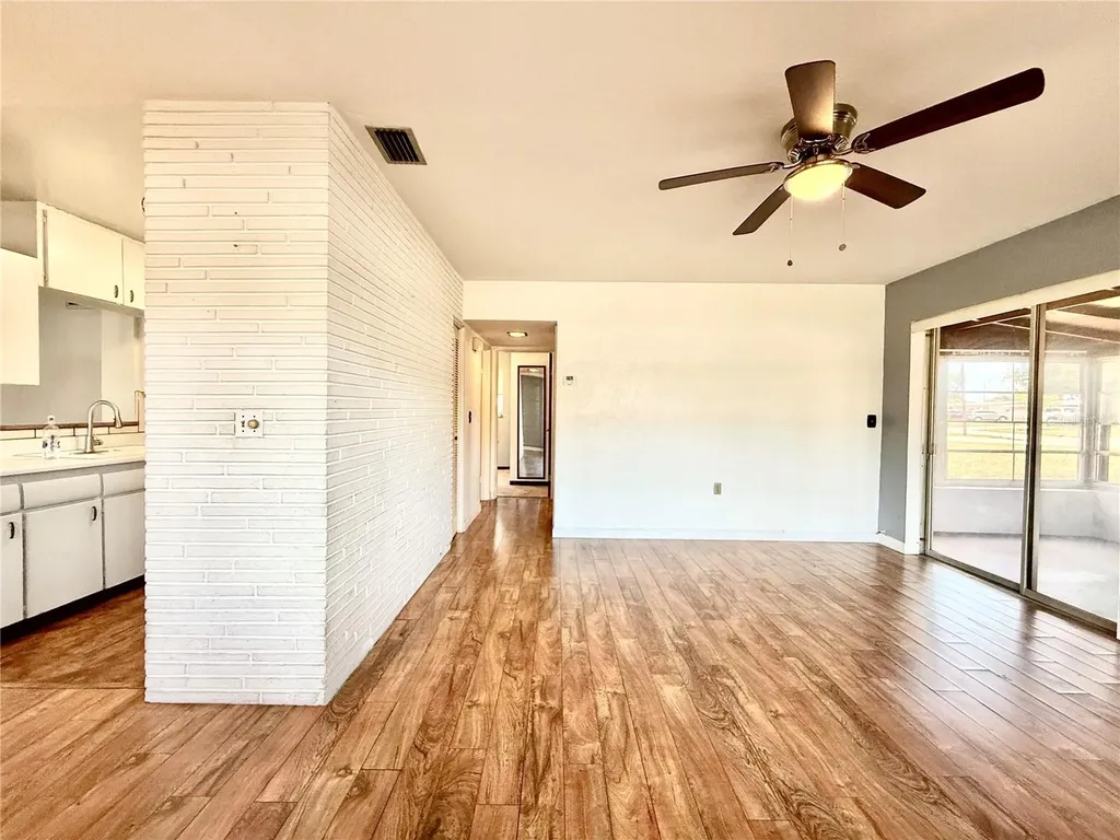 10862 Village Green Avenue Seminole FL 33772