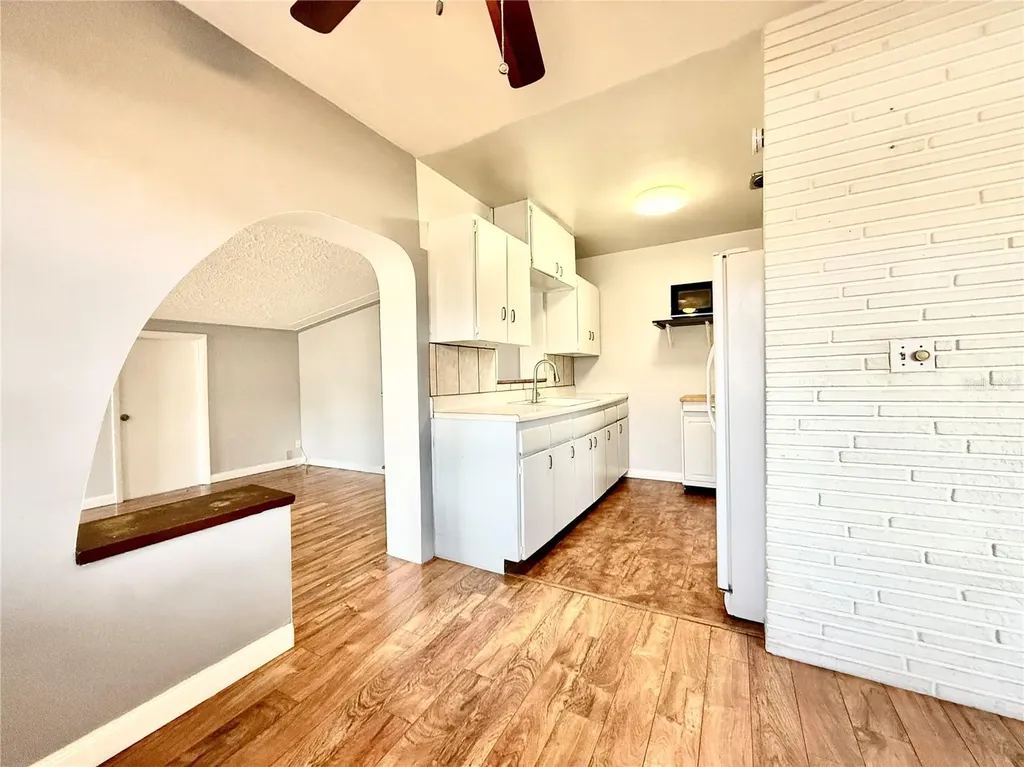 10862 Village Green Avenue Seminole FL 33772