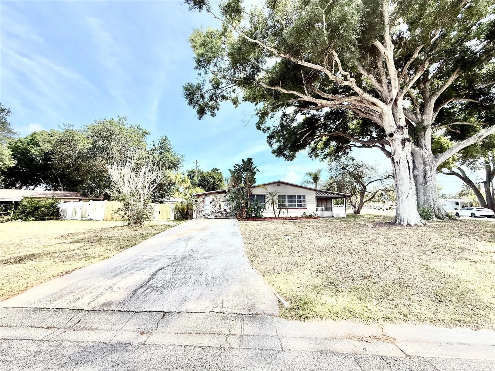 10862 Village Green Avenue Seminole FL 33772