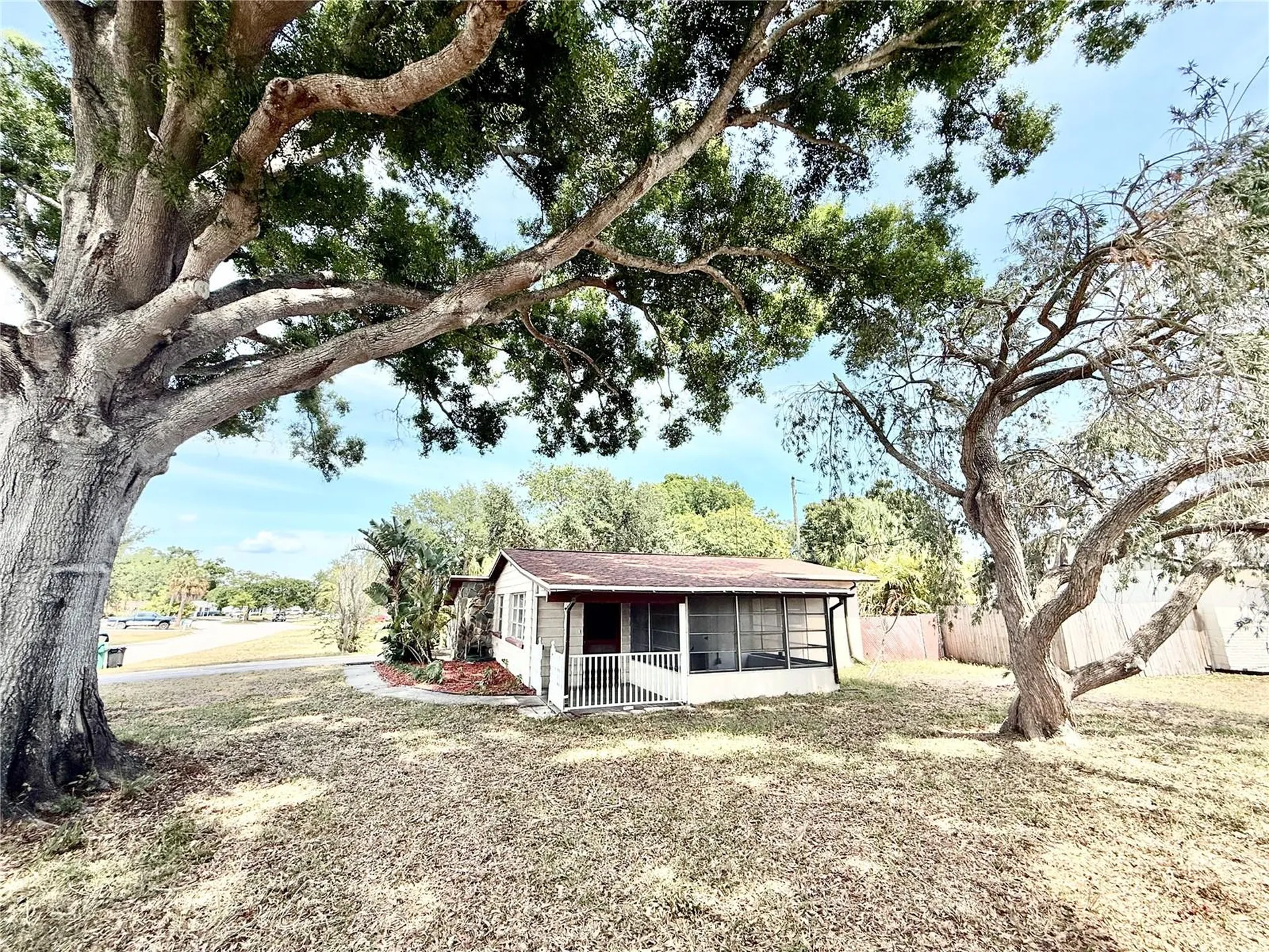10862 Village Green Avenue Seminole FL 33772