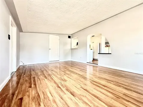 10862 Village Green Avenue Seminole FL 33772