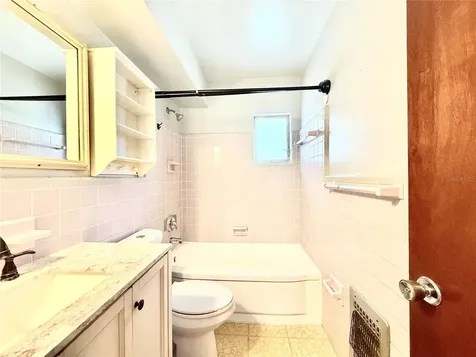 10862 Village Green Avenue Seminole FL 33772