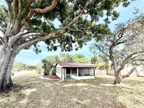 10862 Village Green Avenue Seminole FL 33772