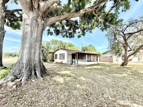 10862 Village Green Avenue Seminole FL 33772