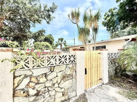 10862 Village Green Avenue Seminole FL 33772