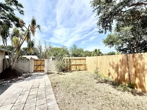 10862 Village Green Avenue Seminole FL 33772