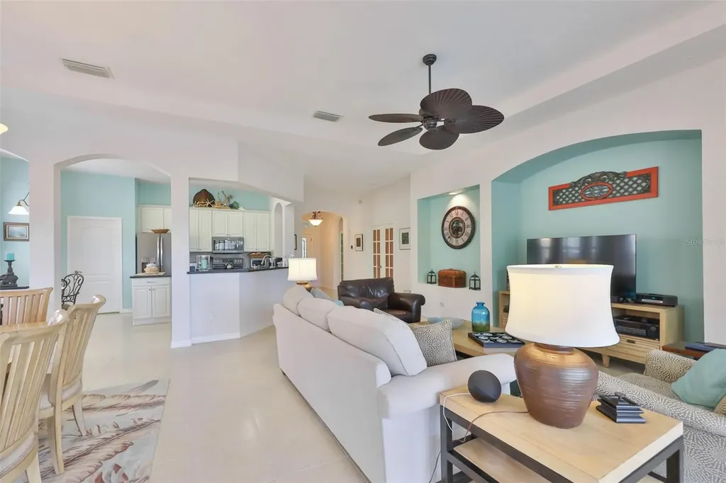 829 Regal Manor Way Sun City Center FL 33573