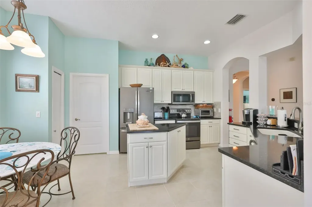 829 Regal Manor Way Sun City Center FL 33573