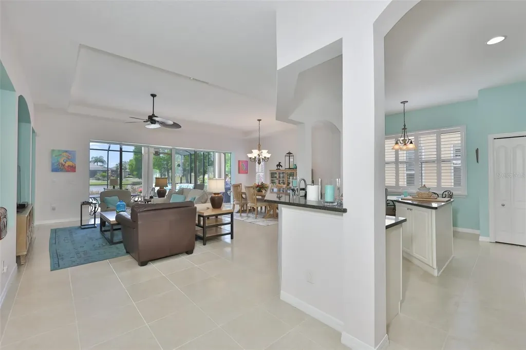 829 Regal Manor Way Sun City Center FL 33573
