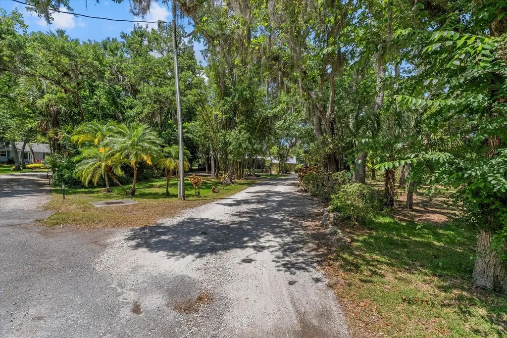 1165 Vereda Verde Sarasota FL 34232