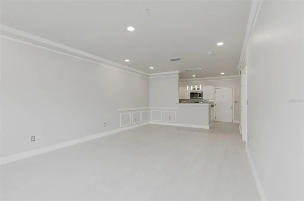 4333 Bayside Village Drive Tampa FL 33615