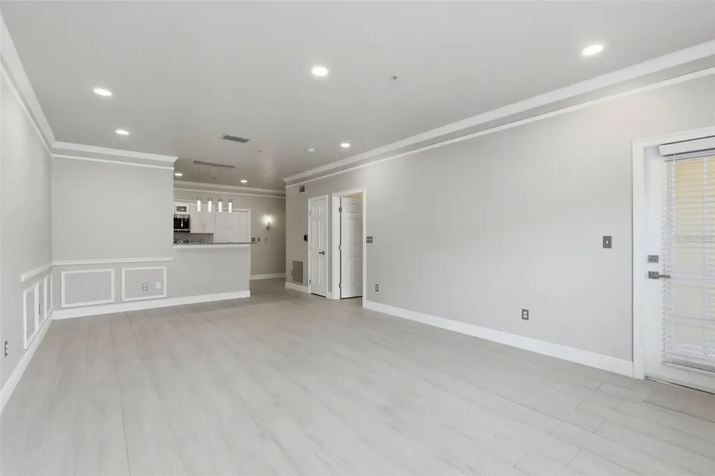 4333 Bayside Village Drive Tampa FL 33615