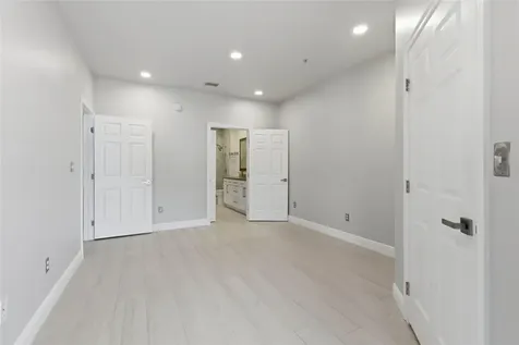 4333 Bayside Village Drive Tampa FL 33615
