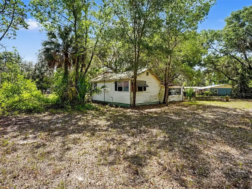 25628 Fishermans Road Paisley FL 32767