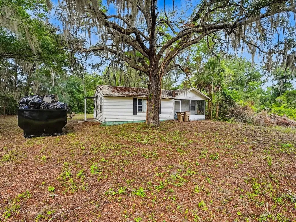 25628 Fishermans Road Paisley FL 32767