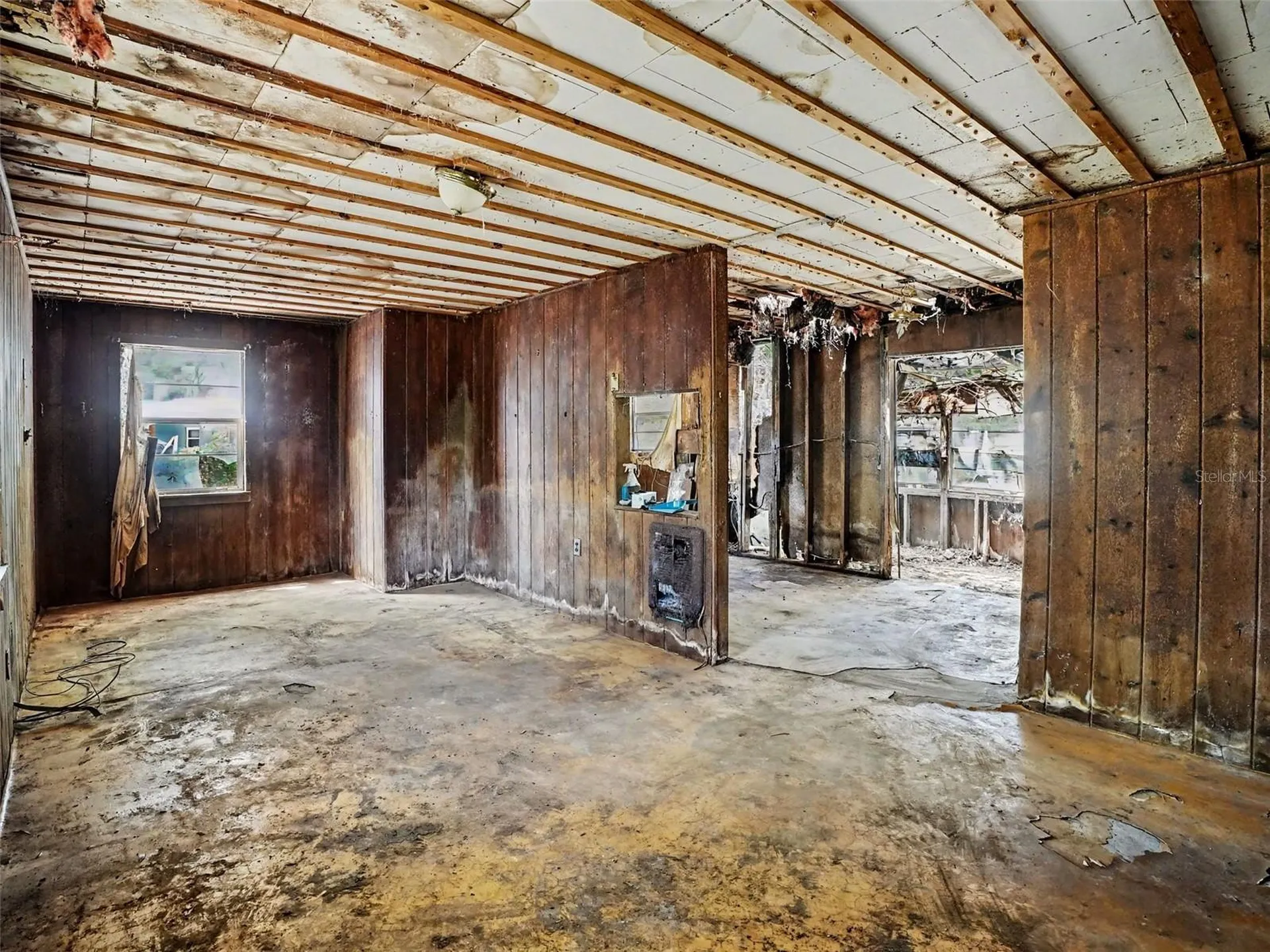 25628 Fishermans Road Paisley FL 32767
