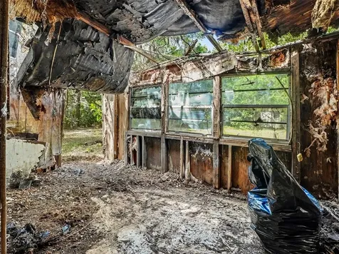 25628 Fishermans Road Paisley FL 32767