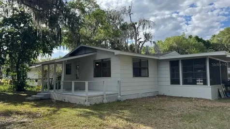 1051 Cr 464 Lake Panasoffkee FL 33538