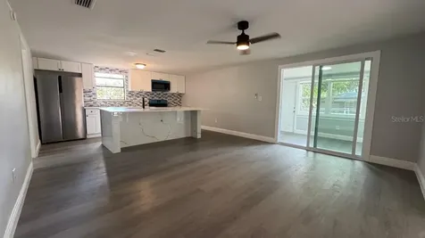 1051 Cr 464 Lake Panasoffkee FL 33538