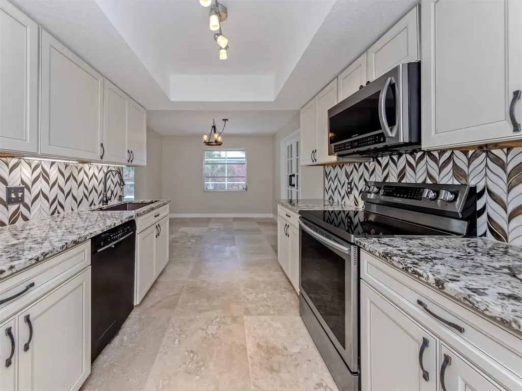1007 River Oaks Court Venice FL 34293