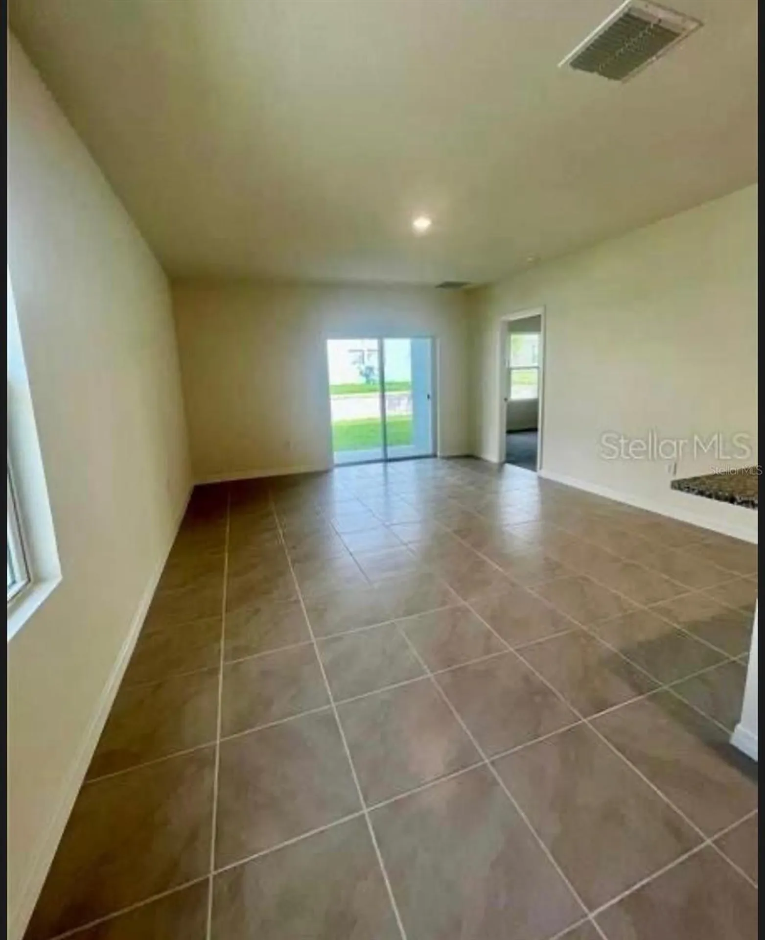 2432 Ribbon Fall Avenue Davenport FL 33837