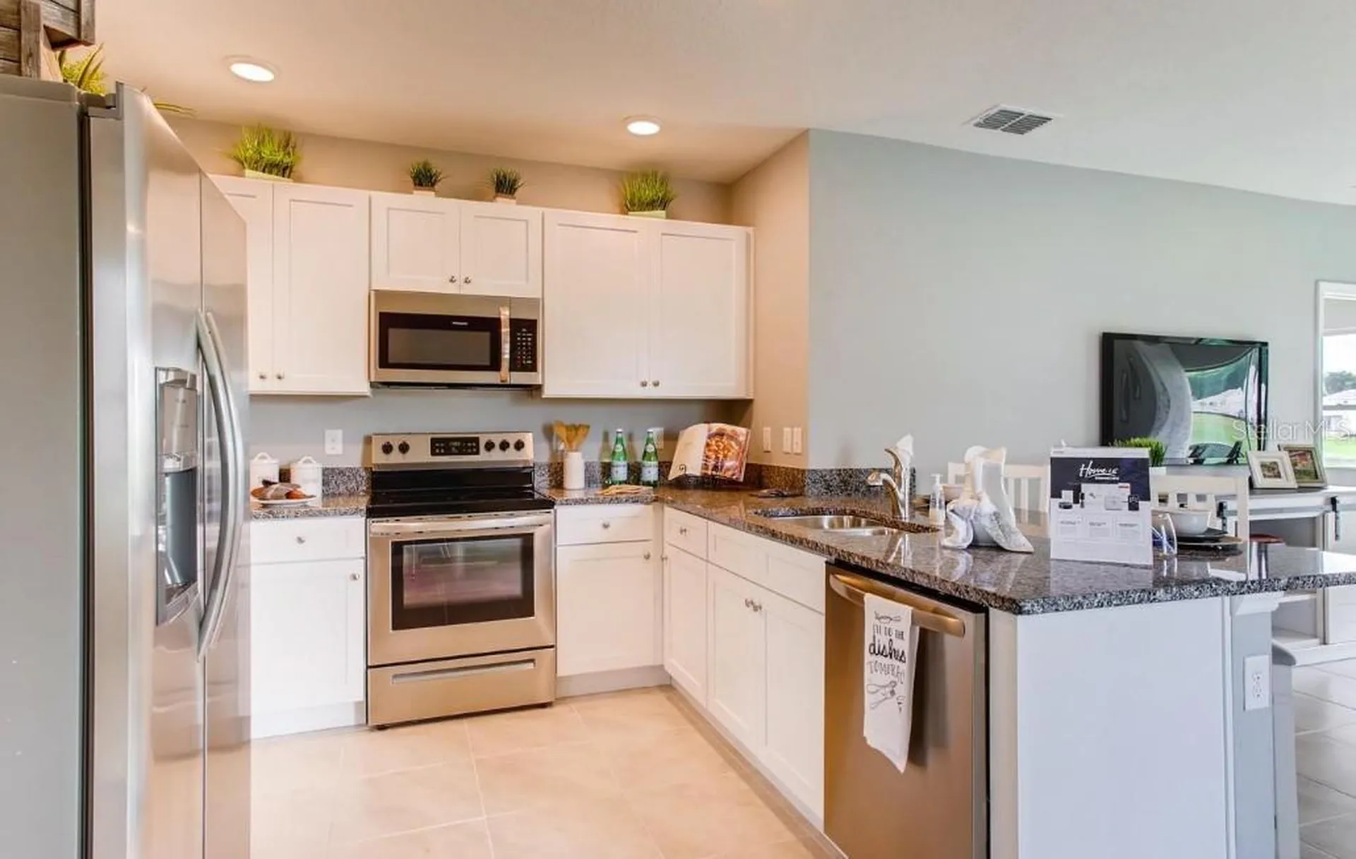 2432 Ribbon Fall Avenue Davenport FL 33837