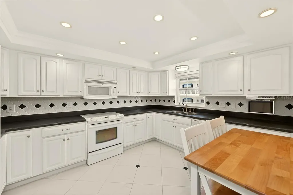 131 Bluff View Drive Belleair Bluffs FL 33770