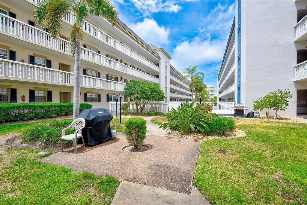131 Bluff View Drive Belleair Bluffs FL 33770